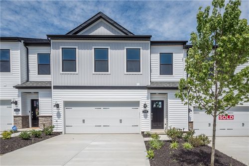 104 Delmonica Dr, Washington, PA, 15301-8224 | Card Image
