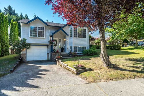 8062 138 St, Surrey, BC, V3W8P9 | Card Image