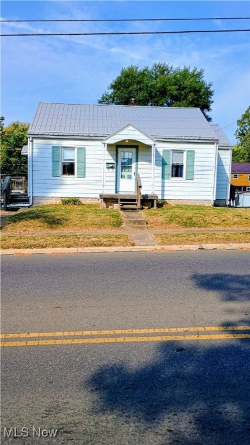 1037 Pine St, Zanesville, OH, 43701-5319 | Card Image