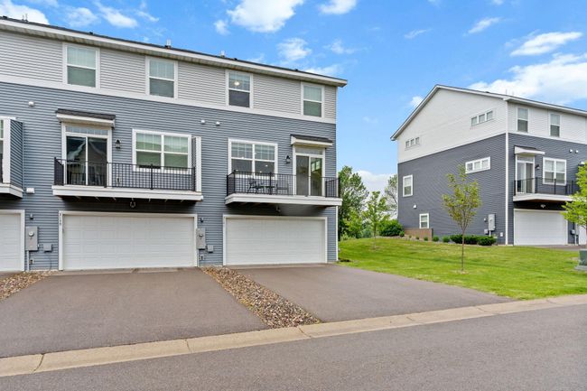 3141 Clover Ridge Dr, Townhouse with 3 bedrooms, 3 bathrooms and null parking in Chaska MN | Image 38