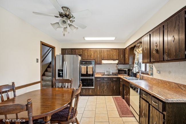 9133 Moody Ave, House other with 3 bedrooms, 2 bathrooms and 2 parking in Oak Lawn IL | Image 4