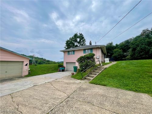 672 Tope Road, New Cumberland, WV, 26047 | Card Image