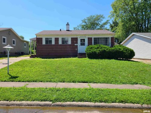 2930 N Lincoln Ave, Davenport, IA, 52804-1423 | Card Image