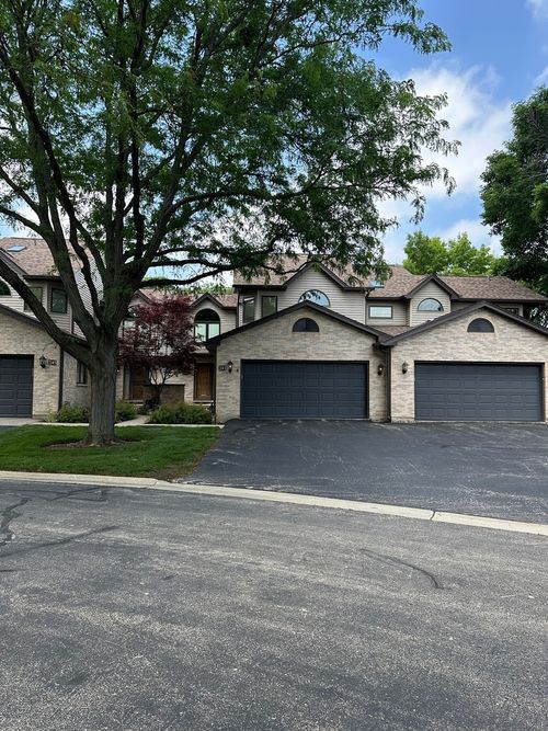 2143 N Juniper Ln, Arlington Heights, IL, 60004-3136 | Card Image