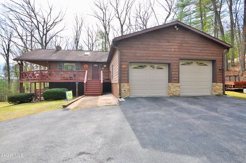 241 Jennifer Dr, HUNTINGDON, PA, 16652-9647 | Card Image