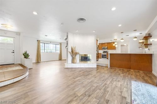 1620 S 15th St, Las Vegas, NV, 89104-3152 | Card Image