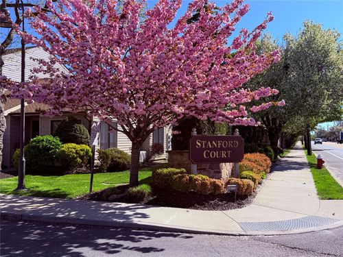 b-81 Stanford Ct, Wantagh, NY, 11793-1869 | Card Image