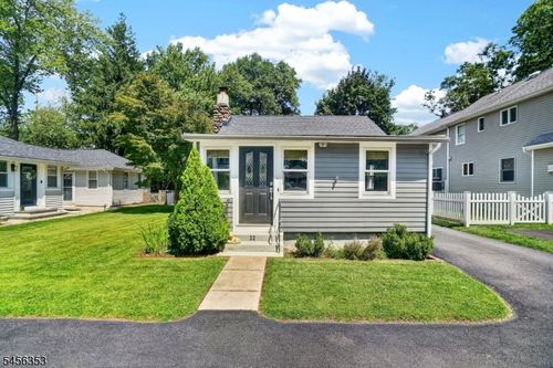 32 Merrie Trl, Denville, NJ, 07834-1528 | Card Image