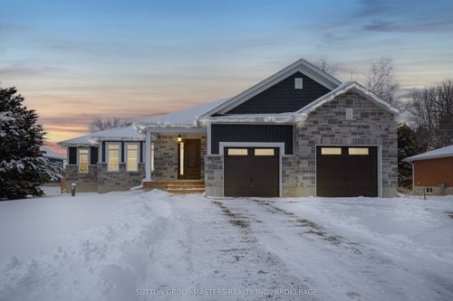 2483 Perth Rd, Glenburnie, ON, K0H1S0 | Card Image