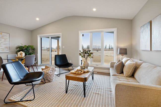 17 Twynstra St, House other with 3 bedrooms, 3 bathrooms and 2 parking in Ailsa Craig ON | Image 4