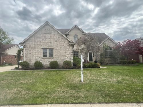 21589 Hunter Cir S, Taylor, MI, 48180-6358 | Card Image