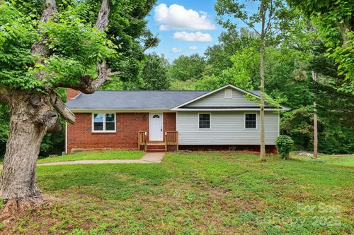 131 Little Forest Ln, Statesville, NC, 28625-8907 | Card Image