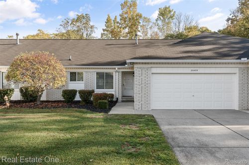 20455 Palms Dr, Clinton Township, MI, 48036-1995 | Card Image