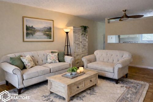 201-105 N 5th #201 Street, Fairfield, IA, 52556 | Card Image