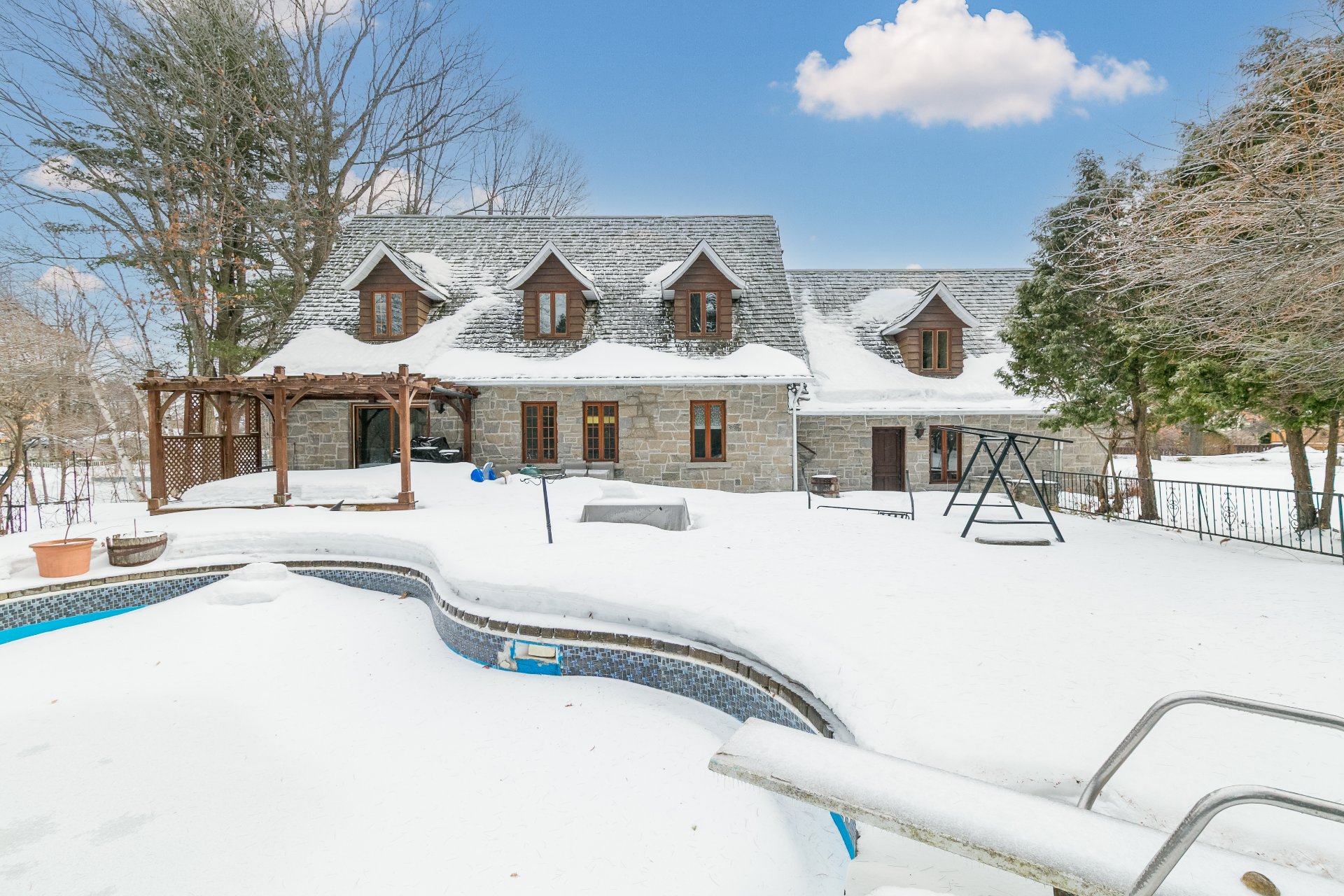Residential in Sainte-Julienne 3