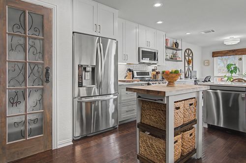 2709 Park Ave, Bedford, TX, 76021-7220 | Card Image