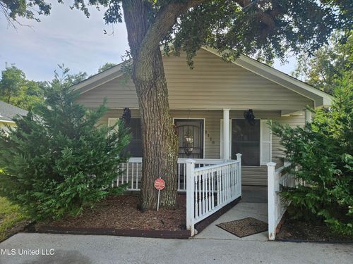 1113 Beach Avenue, Gulfport, MS, 39501 | Card Image