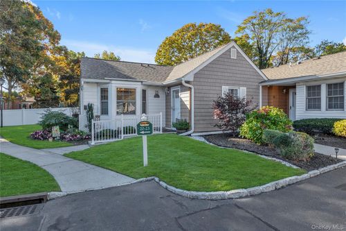25 Revere Dr, Islip, NY, 11782 | Card Image