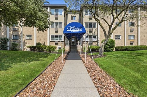 811 Westage At The Hbr, Irondequoit, NY, 14617-1016 | Card Image
