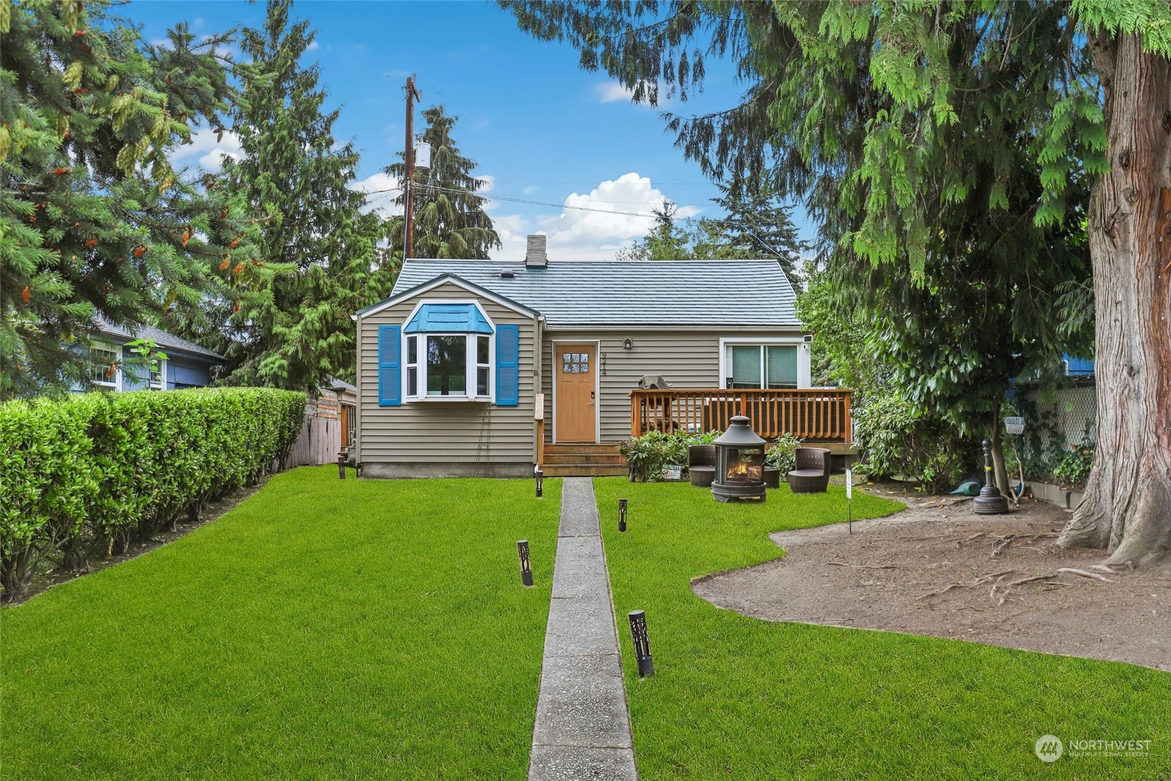 22nd Ave, Seattle, WA 98106