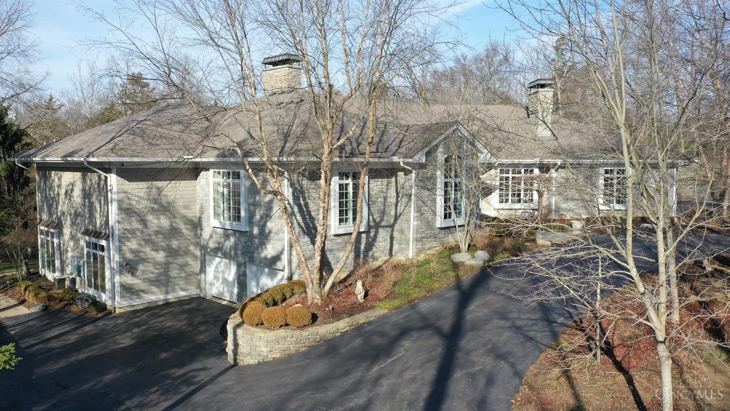 Hawk Ridge Ln, Cincinnati, OH 45243