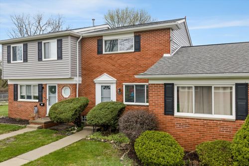 3045 Elstead St, Auburn Hills, MI, 48326-2312 | Card Image