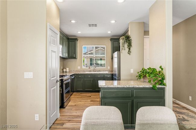 10276 Cherry Brook St, House other with 3 bedrooms, 3 bathrooms and null parking in Las Vegas NV | Image 6