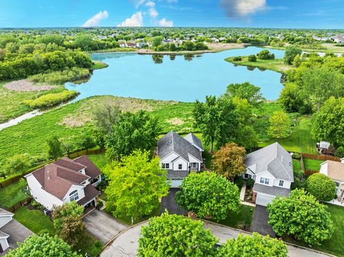 7 Farmington Ct, Lake In The Hills, IL, 60156-5508 | Card Image
