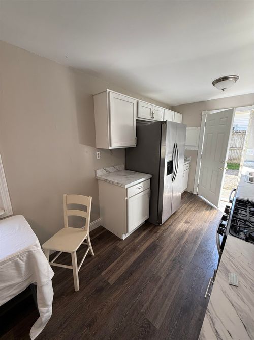 5006 Delbrook Ave, Lansing, MI, 48910-5386 | Card Image