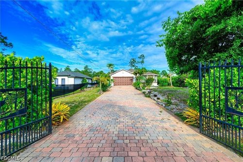 4457 12th St Ne, Naples, FL, 34120-0463 | Card Image