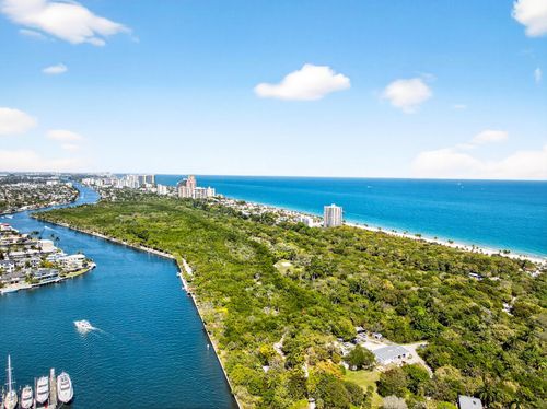 202-2555 Ne 11th St, Fort Lauderdale, FL, 33304-3215 | Card Image