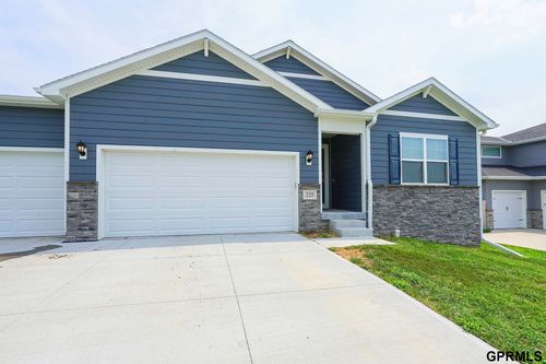 225 N 10th Ave, Springfield, NE, 68059-5706 | Card Image