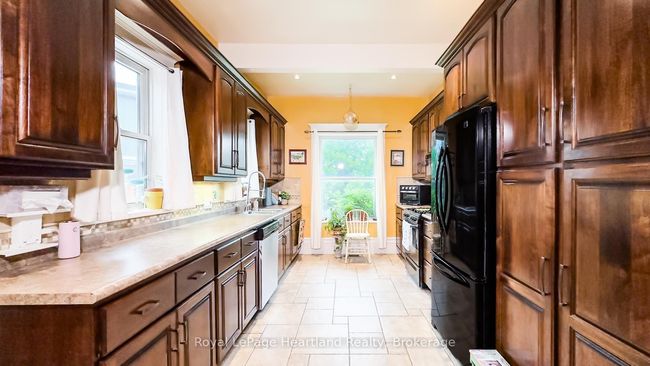 132 Elgin Ave E, House other with 3 bedrooms, 2 bathrooms and 5 parking in Goderich ON | Image 20