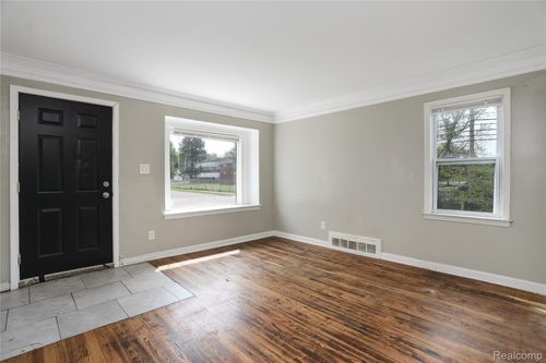 19401 Annchester Rd, Detroit, MI, 48219-2141 | Card Image