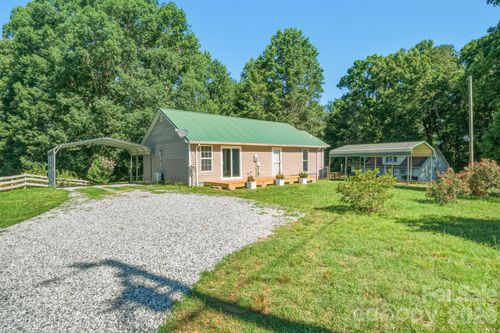 547 Pea Ridge St, Morganton, NC, 28655-9842 | Card Image
