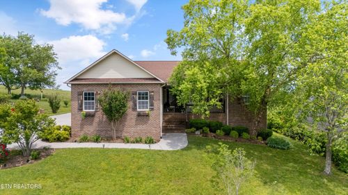 1543 Crestridge Dr, Maryville, TN, 37804-6104 | Card Image