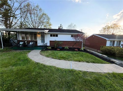 92 Claireview Dr, Carnegie, PA, 15106-3814 | Card Image