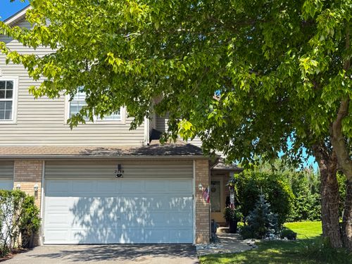 2138-2138 W Adobe Dr, Addison, IL, 60101-1589 | Card Image