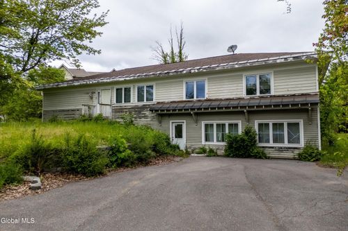 126 West Ave, Saratoga Springs, NY, 12866-6084 | Card Image