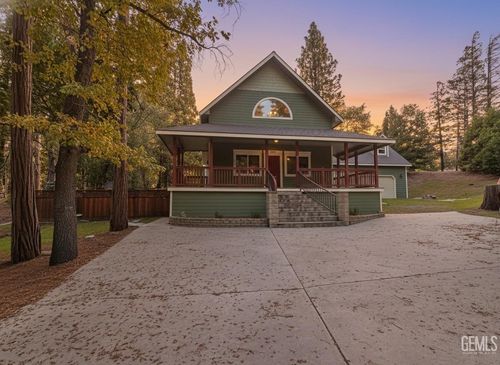 1400 Pinecone Ct, Wofford Heights, CA, 93285-9681 | Card Image