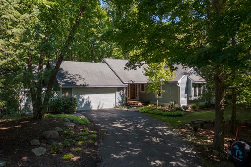 848 Center St, Douglas, MI, 49406-5134 | Card Image