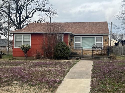 206 W Bradley St, Sedan, KS, 67361-1010 | Card Image