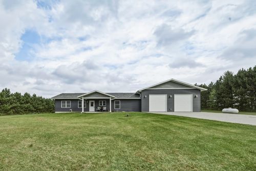S7867 Windmill Dr, Augusta, WI, 54722-2601 | Card Image