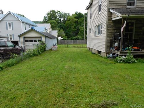 55 West St, Walton, NY, 13856-1042 | Card Image