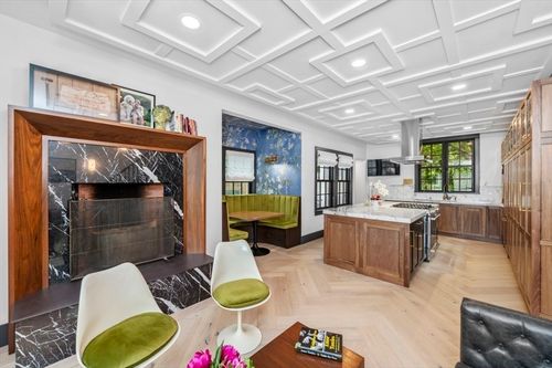 208 Windsor St, Cambridge, MA, 02139-1914 | Card Image