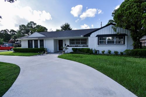 5666 Overbrook Ln, Houston, TX, 77056-4027 | Card Image