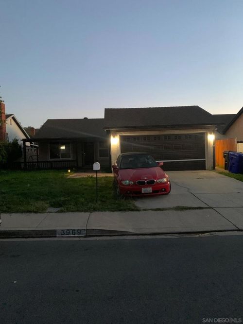 3969 Via De La Bandola, San Ysidro, CA, 92173-1519 | Card Image