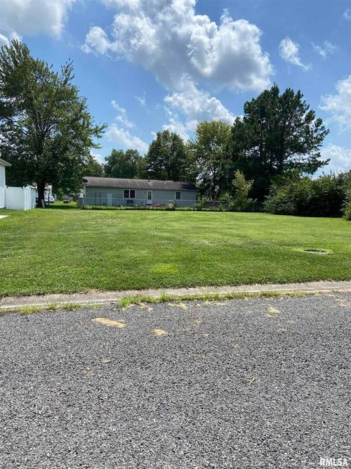 00 Newport Dr, Salem, IL, 62881 | Card Image