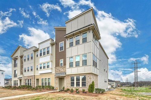 2635 Statesville Ave, Charlotte, NC, 28206-2195 | Card Image