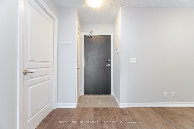 1103 - 1940 Ironstone Dr, Condo with 2 bedrooms, 2 bathrooms and null parking in Burlington ON | Image 6